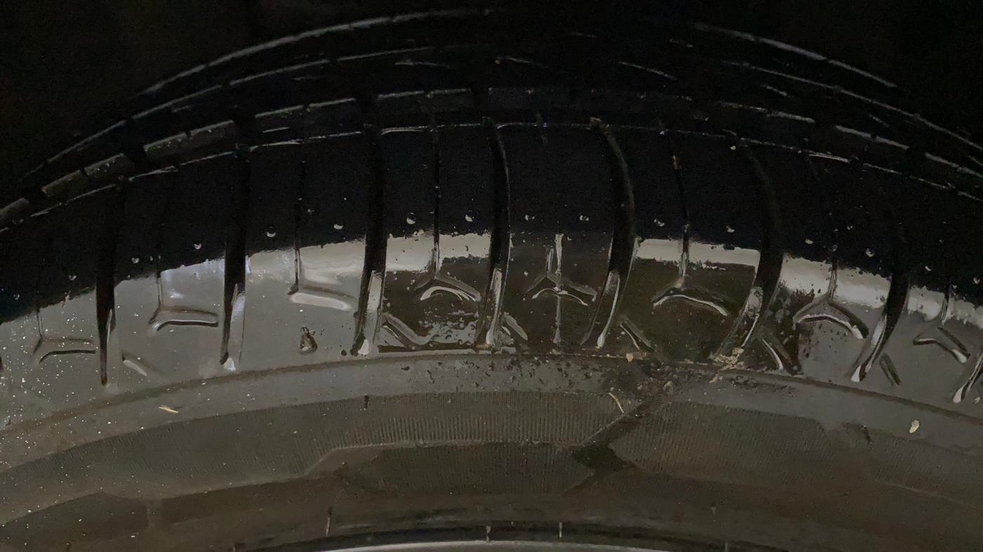 2018 Hyundai Elite i20 ASTA 1.2, Petrol, Manual, 50,179 km, Left Front Tyre Tread