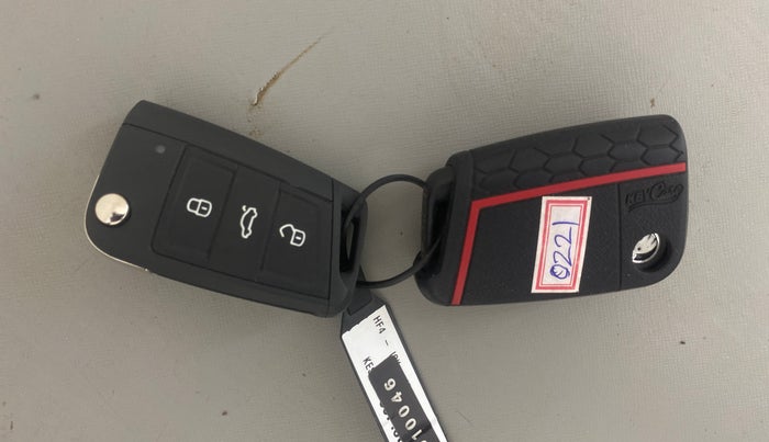 2022 Skoda KUSHAQ STYLE 1.0L TSI AT (6 AIRBAGS), Petrol, Automatic, 34,408 km, Key Close Up