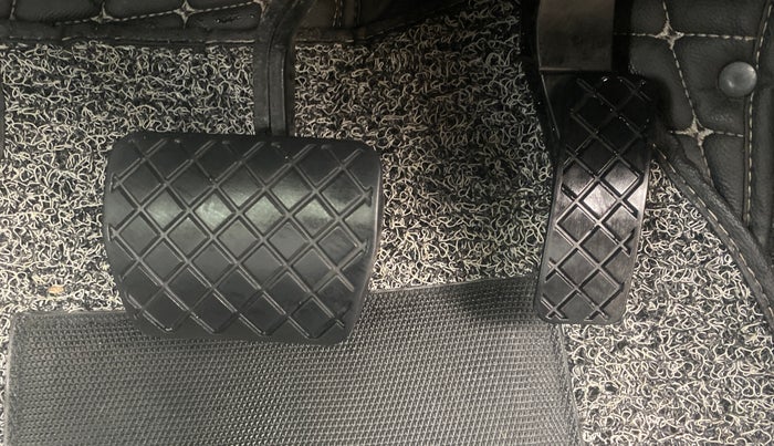 2022 Skoda KUSHAQ STYLE 1.0L TSI AT (6 AIRBAGS), Petrol, Automatic, 34,408 km, Pedals