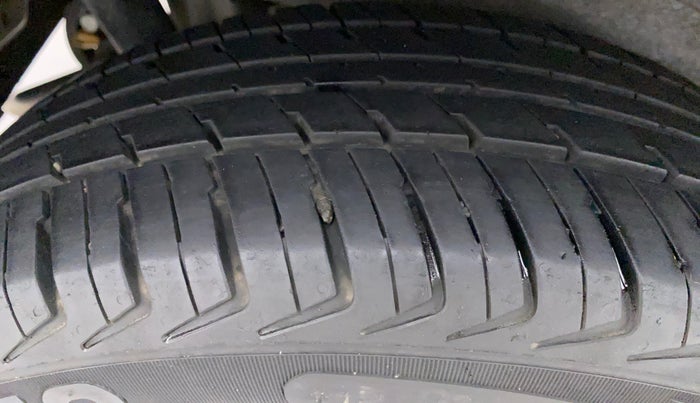 2016 Maruti Wagon R 1.0 VXI AMT, Petrol, Automatic, 66,992 km, Right Rear Tyre Tread