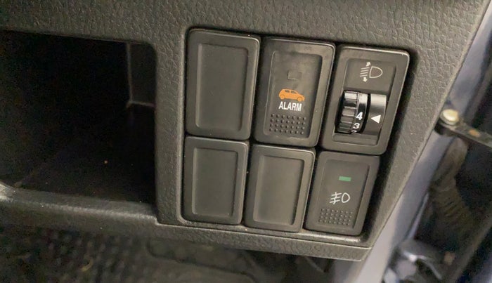 2016 Maruti Wagon R 1.0 VXI AMT, Petrol, Automatic, 66,992 km, Dashboard - Headlight height adjustment not working