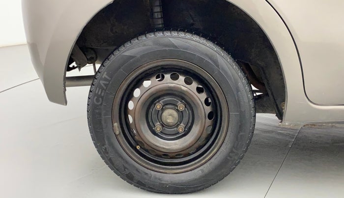 2016 Datsun Go T, CNG, Manual, 76,662 km, Right Rear Wheel