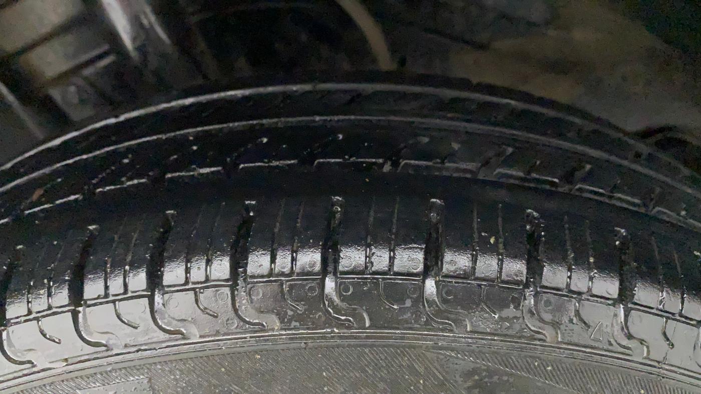 2016 Datsun Go T, CNG, Manual, 76,662 km, Left Front Tyre Tread