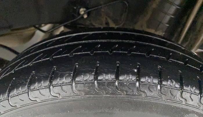 2016 Datsun Go T, CNG, Manual, 76,662 km, Left Rear Tyre Tread