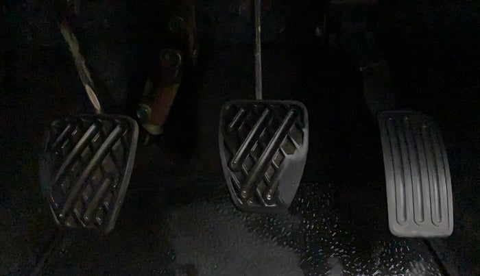 2016 Datsun Go T, CNG, Manual, 76,662 km, Pedals