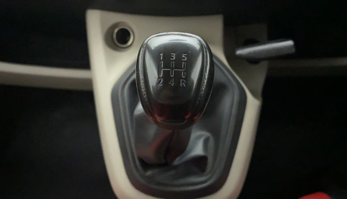 2016 Datsun Go T, CNG, Manual, 76,662 km, Gear Lever