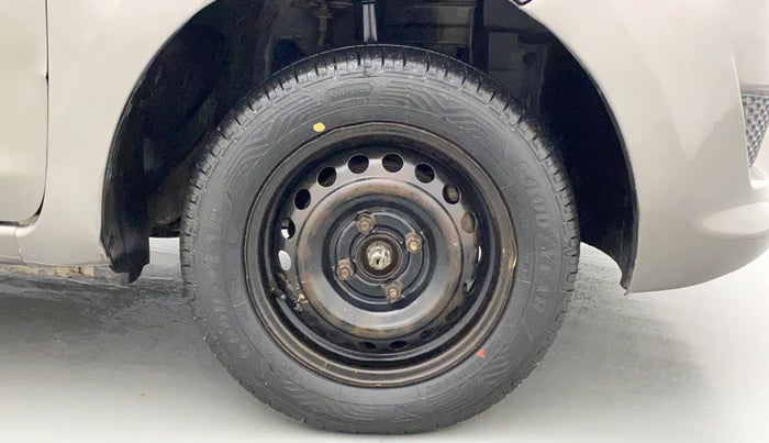 2016 Datsun Go T, CNG, Manual, 76,662 km, Right Front Wheel