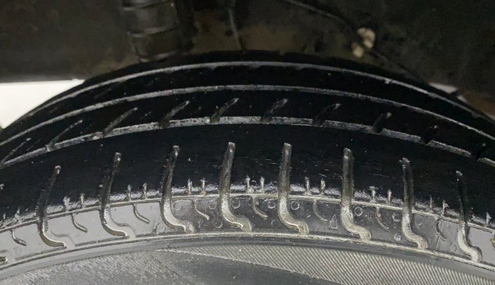 2016 Datsun Go T, CNG, Manual, 76,662 km, Right Rear Tyre Tread