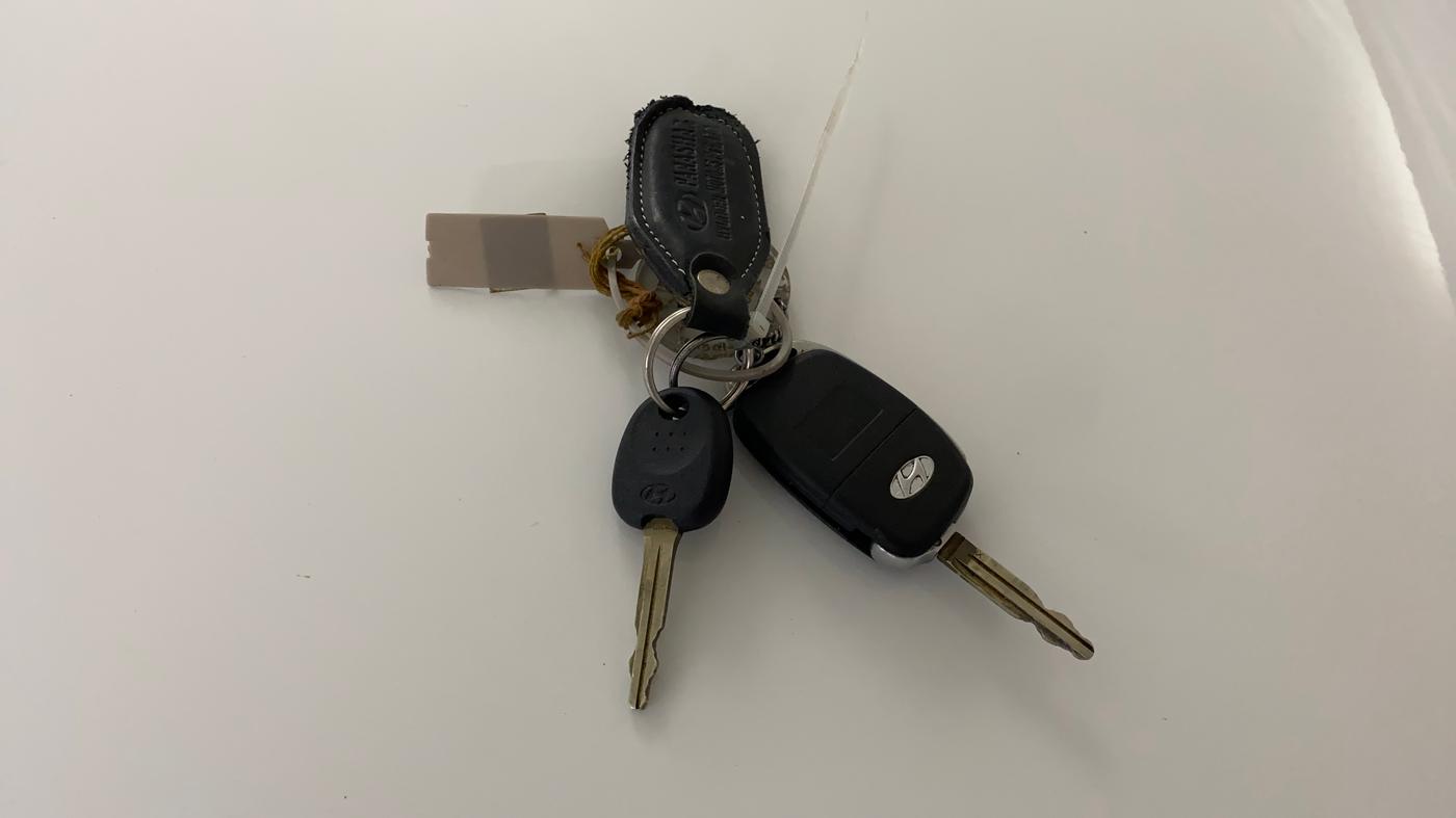 2019 Hyundai VENUE S 1.2, Petrol, Manual, 62,933 km, Key Close Up