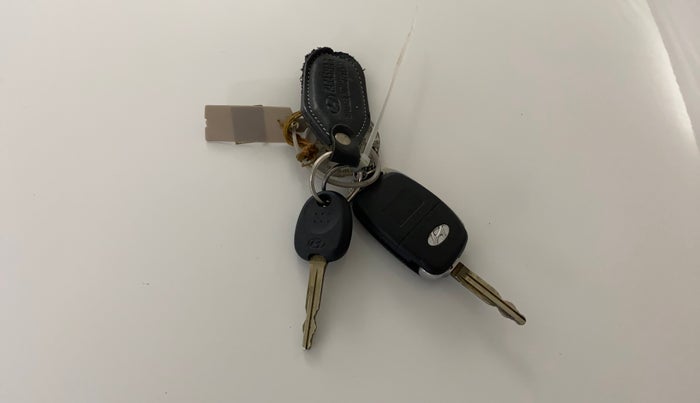 2019 Hyundai VENUE S 1.2, Petrol, Manual, 62,933 km, Key Close Up