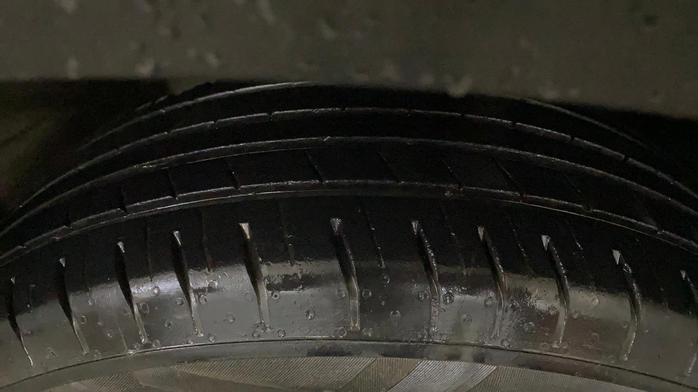 2019 Hyundai VENUE S 1.2, Petrol, Manual, 62,933 km, Right Front Tyre Tread