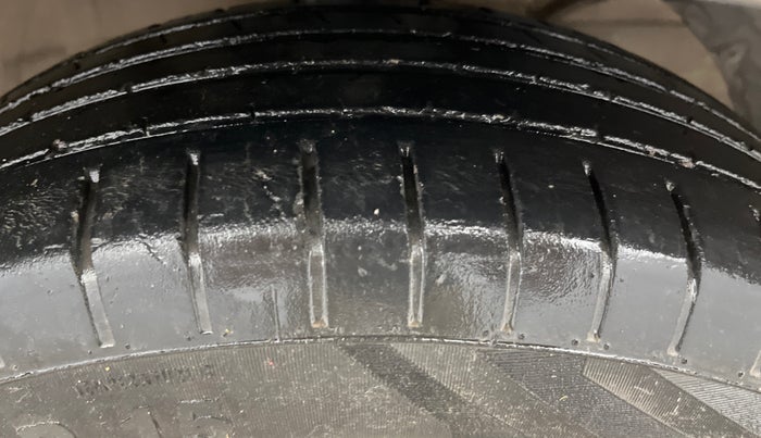 2019 Maruti Swift ZXI AMT, Petrol, Automatic, 47,800 km, Right Front Tyre Tread