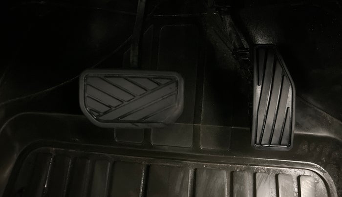 2019 Maruti Swift ZXI AMT, Petrol, Automatic, 47,800 km, Pedals