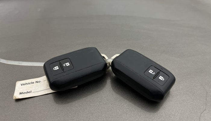 2019 Maruti Swift ZXI AMT, Petrol, Automatic, 47,800 km, Key Close Up