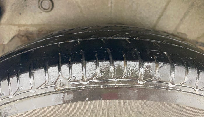 2015 Hyundai i10 SPORTZ 1.1, Petrol, Manual, 47,598 km, Right Rear Tyre Tread