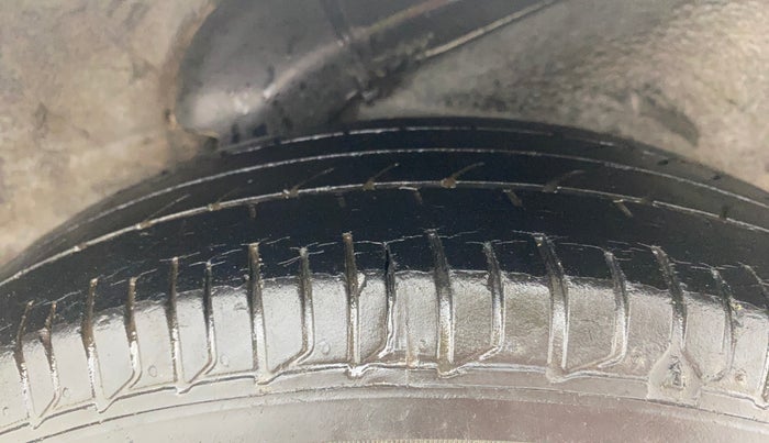 2015 Hyundai i10 SPORTZ 1.1, Petrol, Manual, 47,598 km, Left Rear Tyre Tread