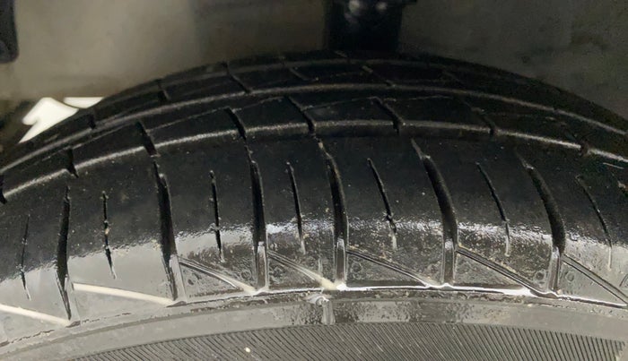 2015 Hyundai Eon ERA +, Petrol, Manual, 40,624 km, Left Front Tyre Tread