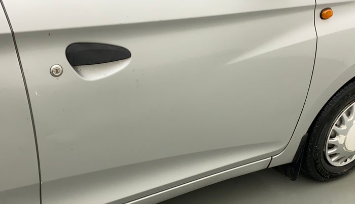 2015 Hyundai Eon ERA +, Petrol, Manual, 40,624 km, Driver-side door - Minor scratches