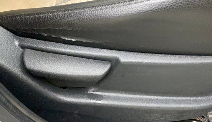 2015 Hyundai Eon ERA +, Petrol, Manual, 40,624 km, Driver Side Adjustment Panel