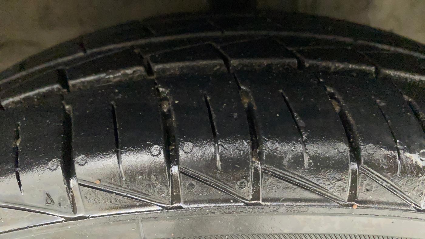 2015 Hyundai Eon ERA +, Petrol, Manual, 40,624 km, Right Front Tyre Tread