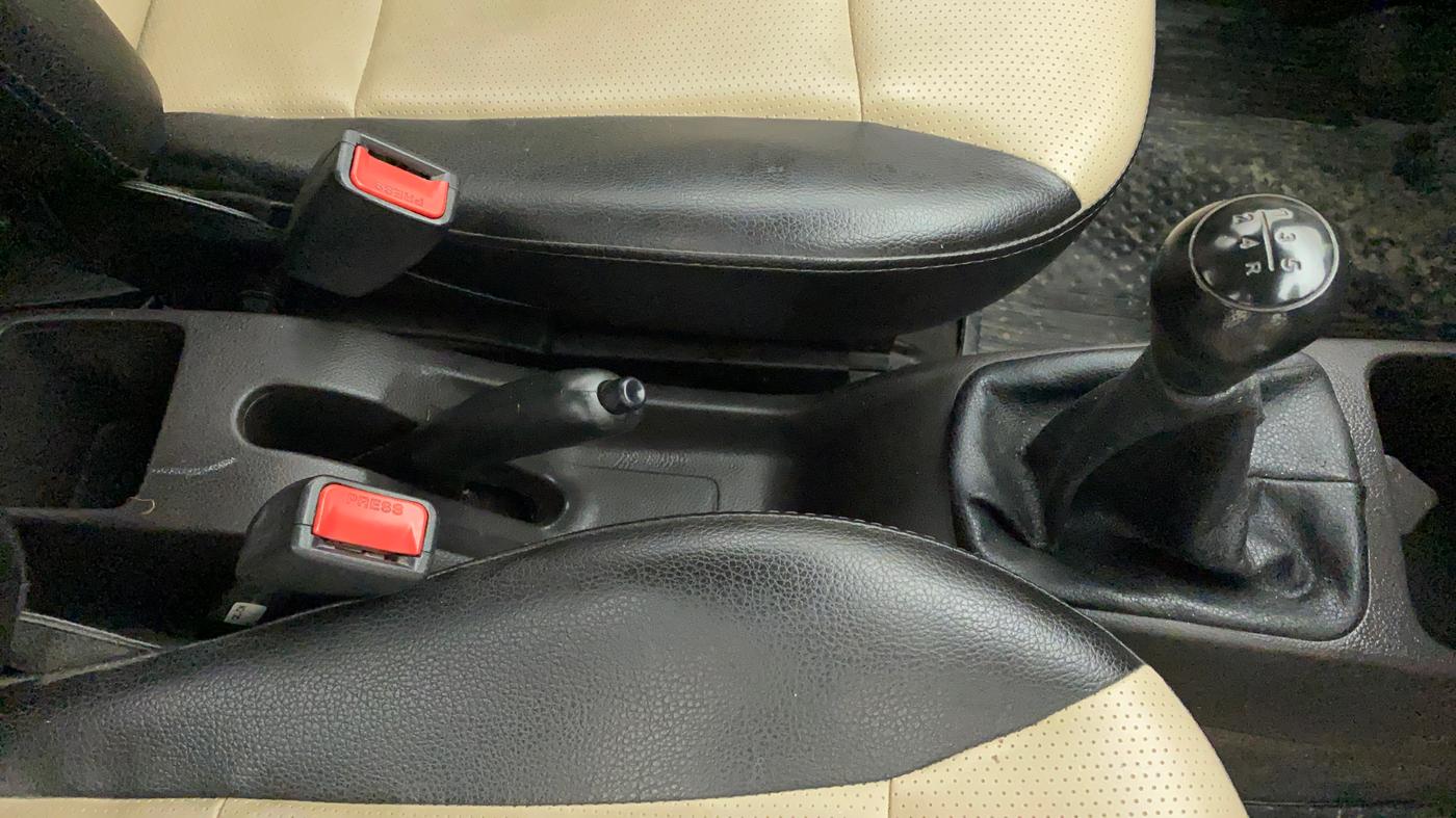 2015 Hyundai Eon ERA +, Petrol, Manual, 40,624 km, Gear Lever