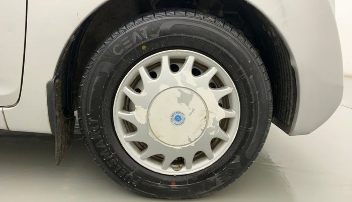 2015 Hyundai Eon ERA +, Petrol, Manual, 40,624 km, Right Front Wheel