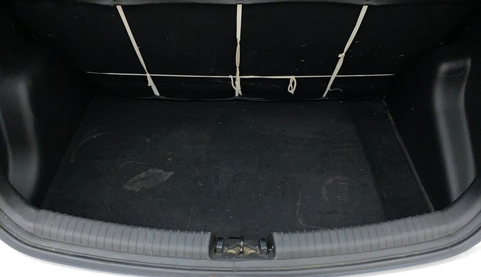 2018 Hyundai Grand i10 MAGNA 1.2 KAPPA VTVT, Petrol, Manual, 51,938 km, Boot Inside