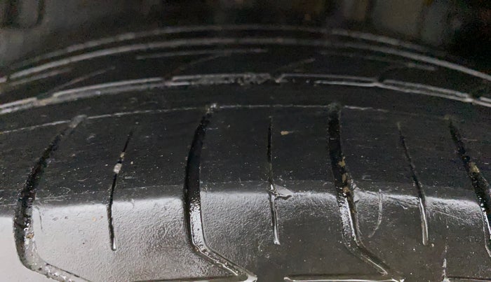 2018 Tata NEXON XM DIESEL, Diesel, Manual, 99,608 km, Left Rear Tyre Tread