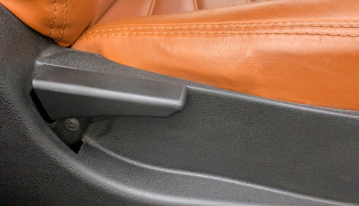 2018 Tata NEXON XM DIESEL, Diesel, Manual, 99,608 km, Driver Side Adjustment Panel
