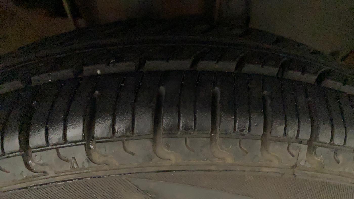2017 Renault Kwid RXT 1.0 AMT (O), Petrol, Automatic, 49,301 km, Right Front Tyre Tread