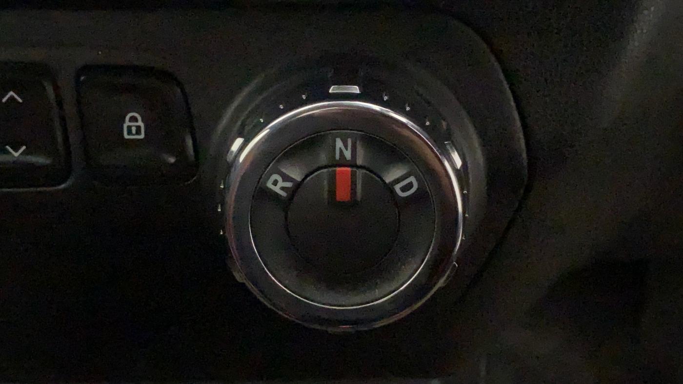 2017 Renault Kwid RXT 1.0 AMT (O), Petrol, Automatic, 49,301 km, Gear Lever