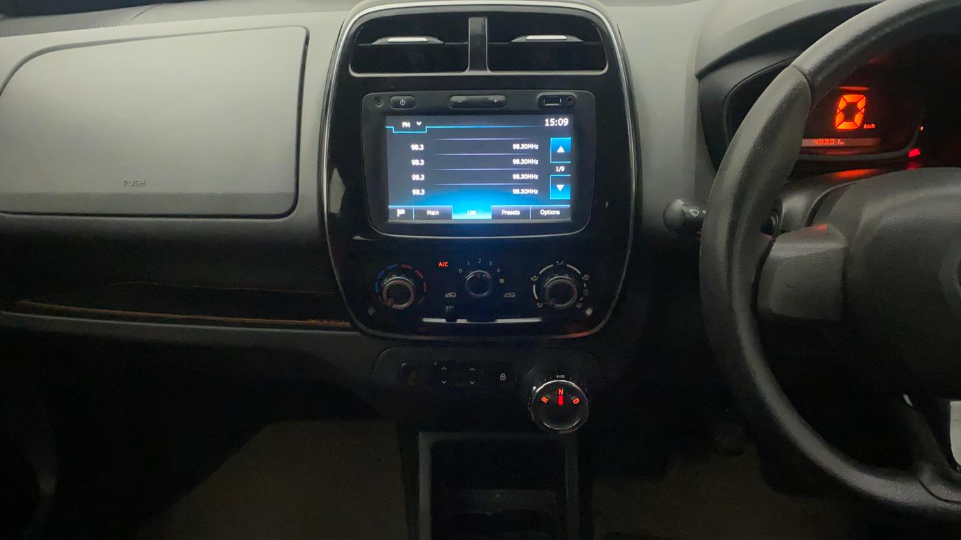 2017 Renault Kwid RXT 1.0 AMT (O), Petrol, Automatic, 49,301 km, Air Conditioner