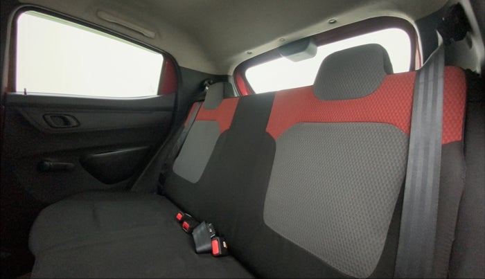 2016 Renault Kwid 1.0 RXT Opt AT, Petrol, Automatic, 62,527 km, Right Side Rear Door Cabin