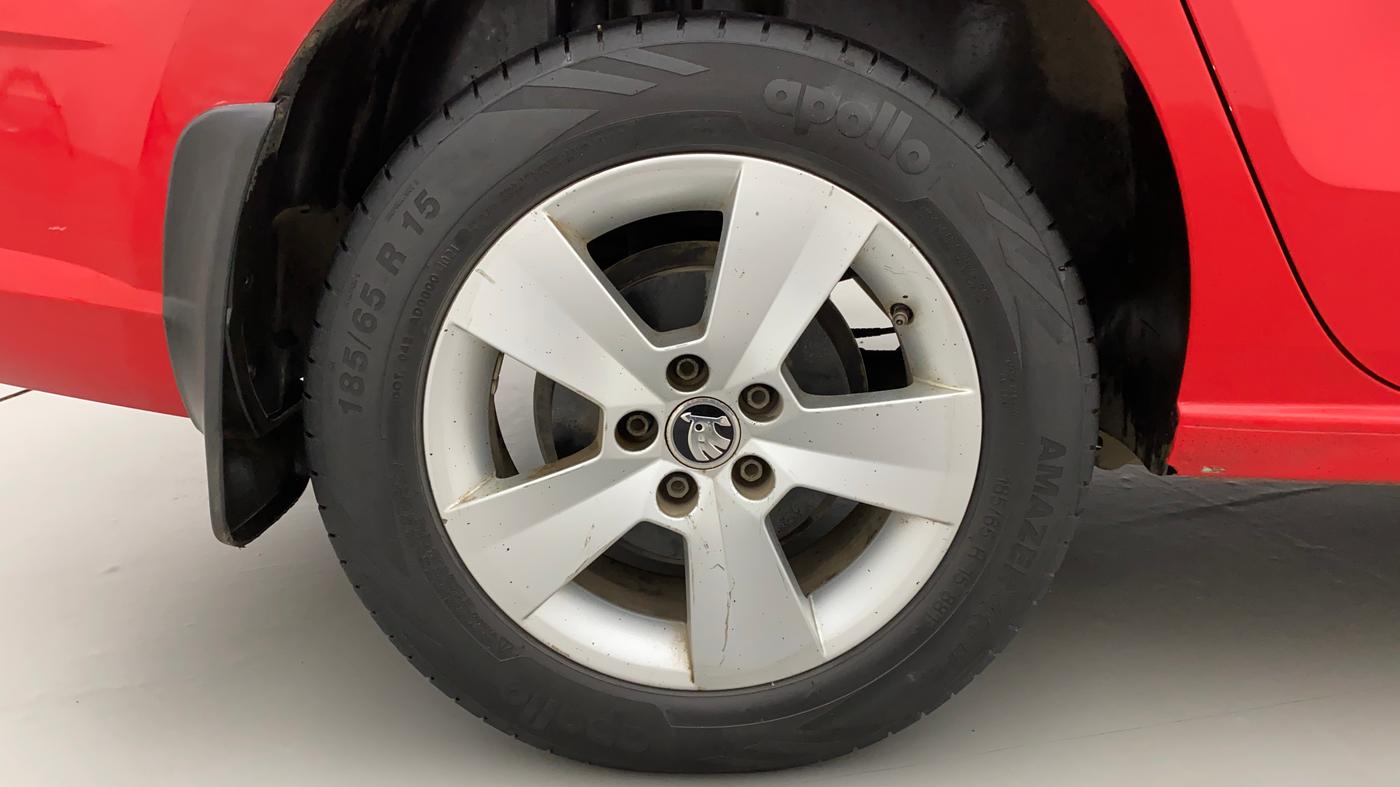 2017 Skoda Rapid STYLE 1.5 TDI AT, Diesel, Automatic, 1,15,463 km, Right Rear Wheel