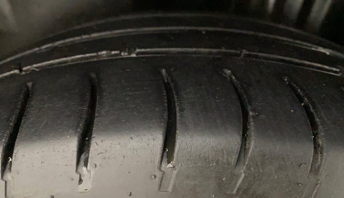 2017 Skoda Rapid STYLE 1.5 TDI AT, Diesel, Automatic, 1,15,463 km, Left Rear Tyre Tread
