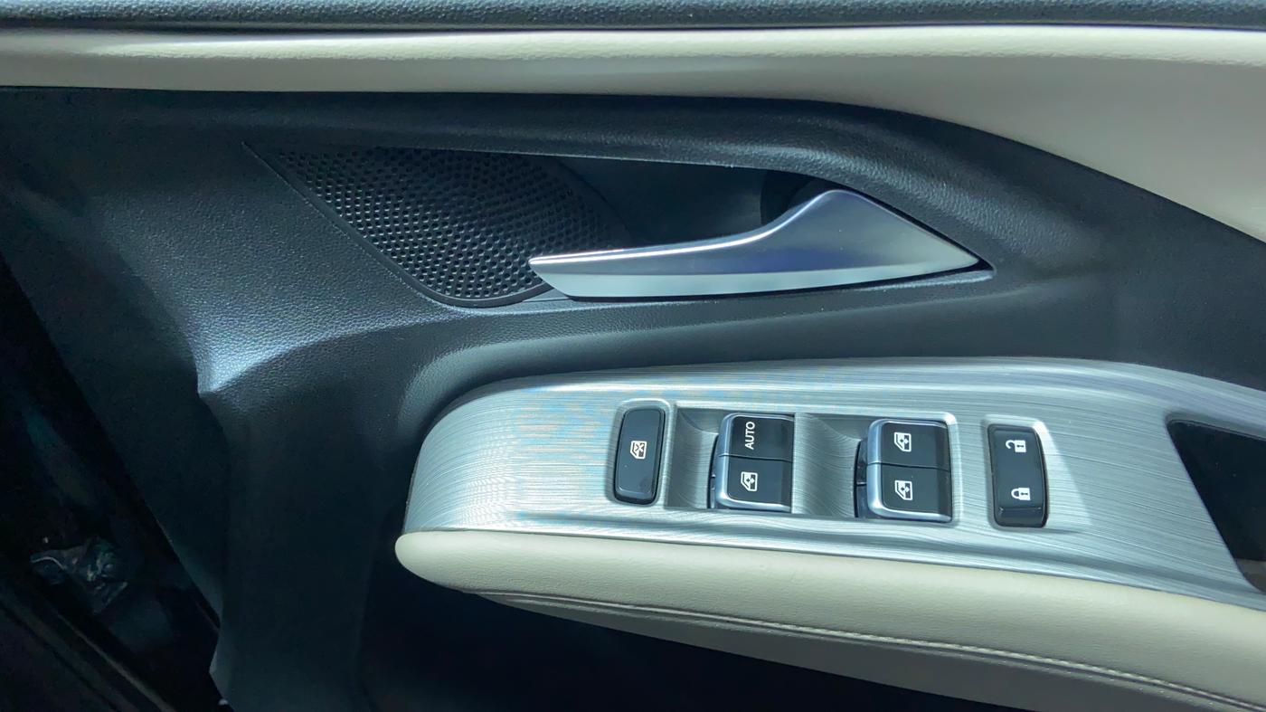 2023 MG HECTOR SAVVY PRO 1.5 TURBO CVT PETROL, Petrol, Automatic, 29,596 km, Driver Side Door Panels Control