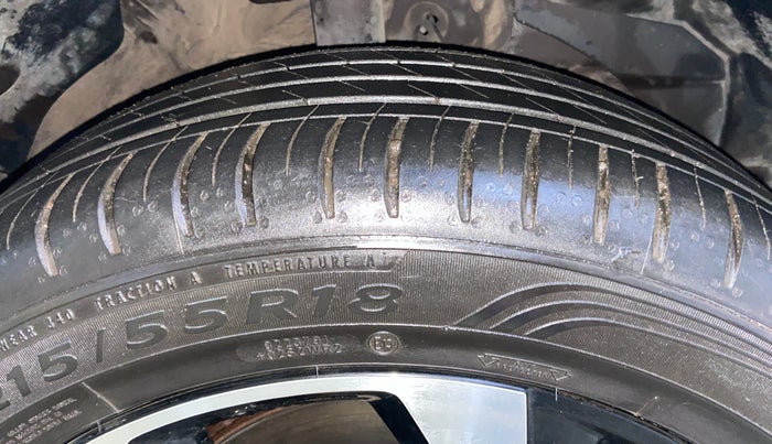 2023 MG HECTOR SAVVY PRO 1.5 TURBO CVT PETROL, Petrol, Automatic, 29,596 km, Right Front Tyre Tread