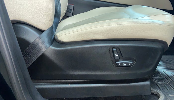 2023 MG HECTOR SAVVY PRO 1.5 TURBO CVT PETROL, Petrol, Automatic, 29,596 km, Driver Side Adjustment Panel