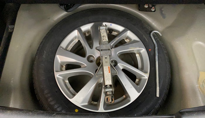 2014 Maruti Swift ZXI, Petrol, Manual, 54,596 km, Dicky (Boot door) - Jack/Tool not available