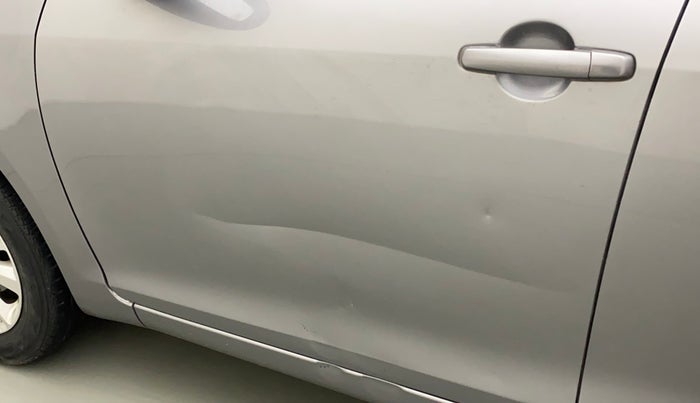 2014 Maruti Swift ZXI, Petrol, Manual, 54,596 km, Front passenger door - Slightly dented