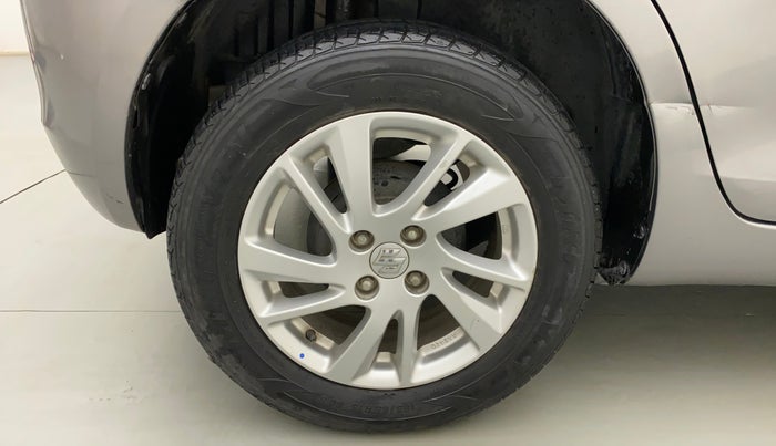 2014 Maruti Swift ZXI, Petrol, Manual, 54,596 km, Right Rear Wheel