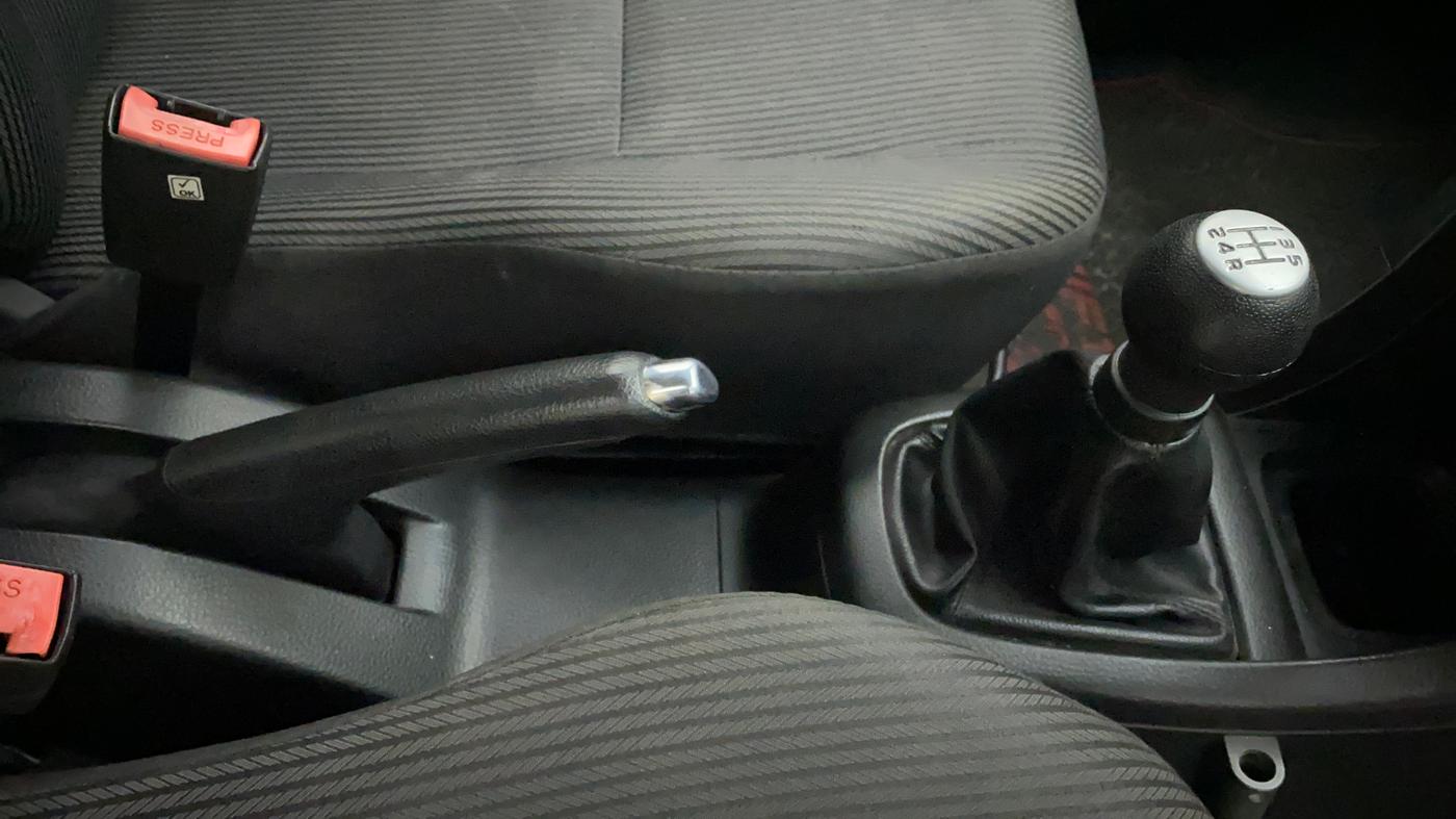 2014 Maruti Swift ZXI, Petrol, Manual, 54,596 km, Gear Lever