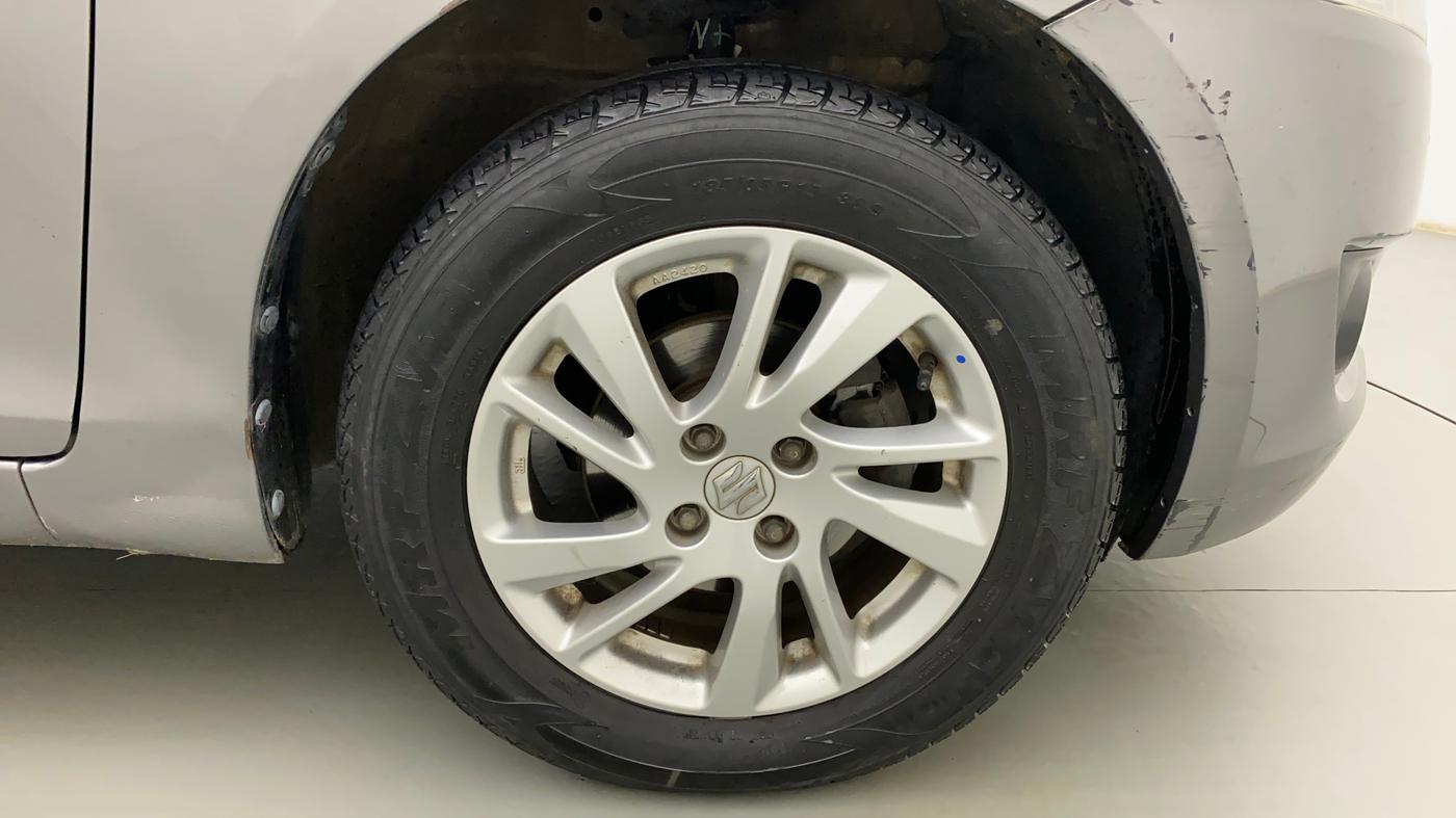 2014 Maruti Swift ZXI, Petrol, Manual, 54,596 km, Right Front Wheel