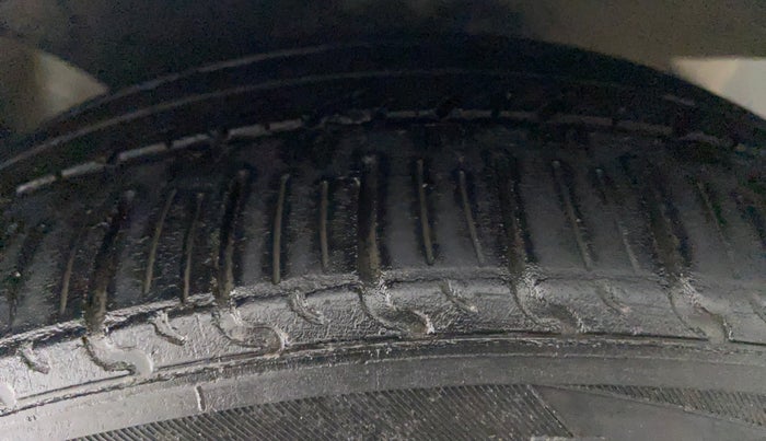 2015 Volkswagen Polo HIGHLINE1.5L DIESEL, Diesel, Manual, 82,050 km, Left Rear Tyre Tread