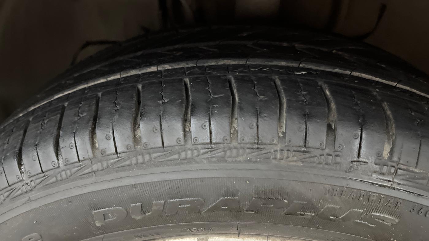 2017 Tata Tiago XZA PETROL, CNG, Automatic, 64,208 km, Left Front Tyre Tread
