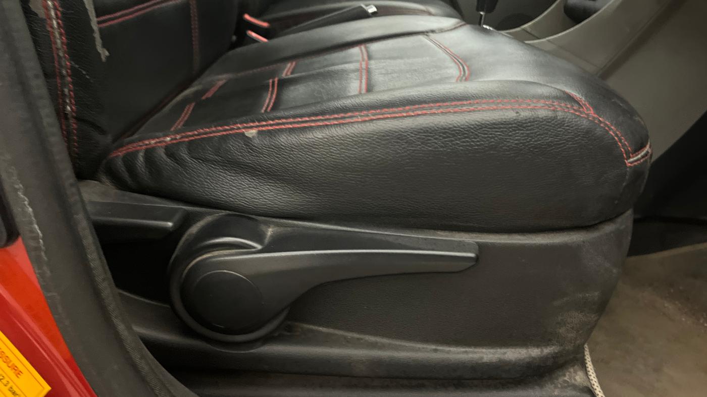 2017 Tata Tiago XZA PETROL, CNG, Automatic, 64,208 km, Driver Side Adjustment Panel