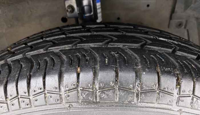 2017 Maruti Swift VXI, Petrol, Manual, 26,505 km, Right Front Tyre Tread