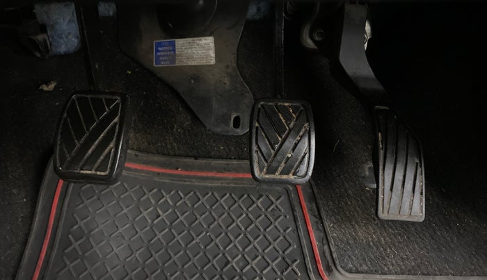 2017 Maruti Swift VXI, Petrol, Manual, 26,505 km, Pedals