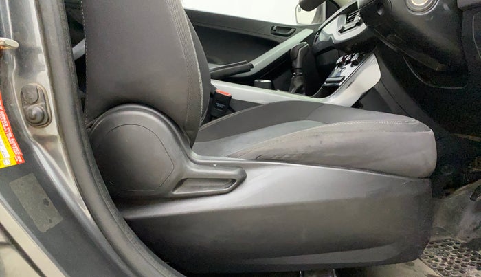 2020 Tata NEXON XM SUNROOF PETROL, Petrol, Manual, 1,16,298 km, Driver Side Adjustment Panel