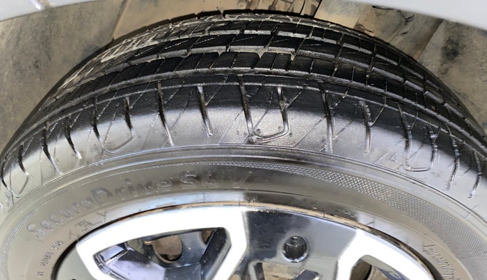 2020 Tata NEXON XM SUNROOF PETROL, Petrol, Manual, 1,16,298 km, Left Front Tyre Tread